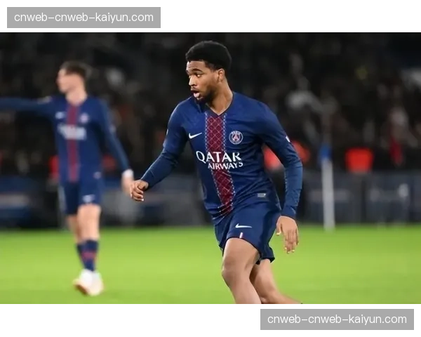 18岁法国中场天才阿尤布·布阿迪横空出世，七家豪门竞相报价6000万欧元